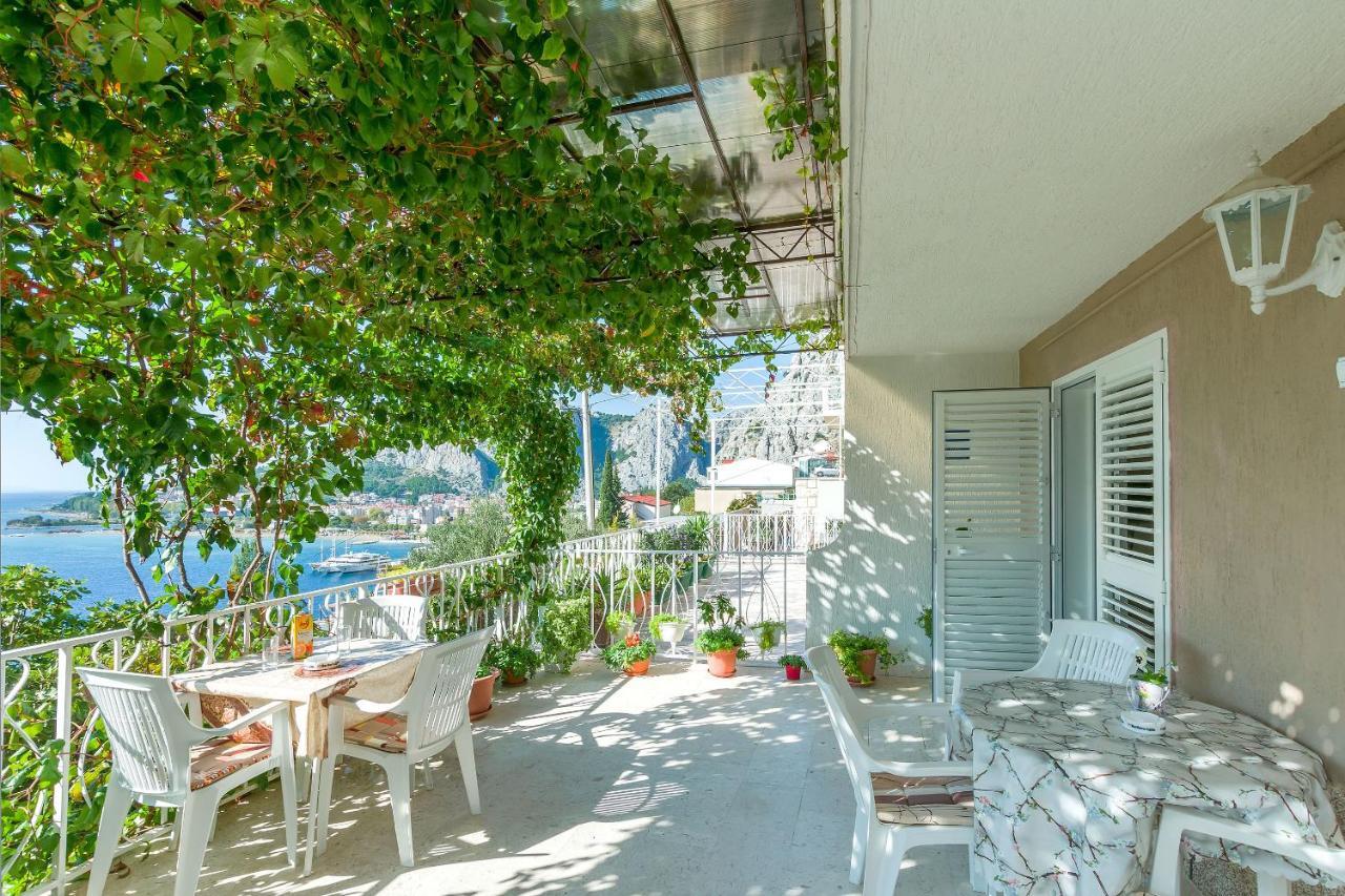 Apartment And Rooms Tatjana Omiš Exterior foto